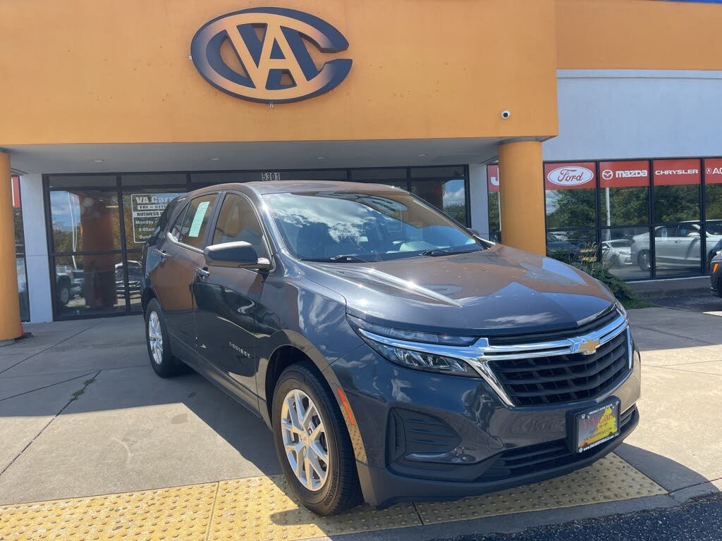 2022 Chevrolet Equinox LS AWD with 1FL