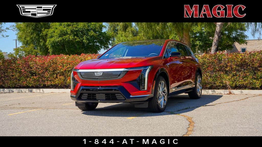 2025 Cadillac OPTIQ Luxury 1 AWD