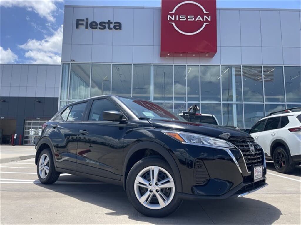 2025 Nissan Kicks Play S FWD