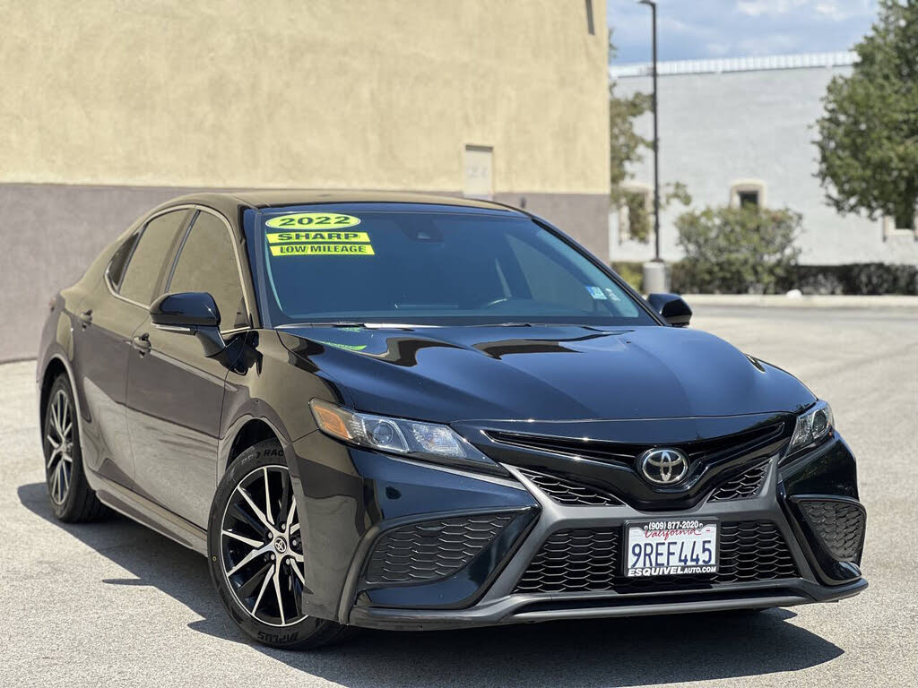 2022 Toyota Camry SE Nightshade FWD
