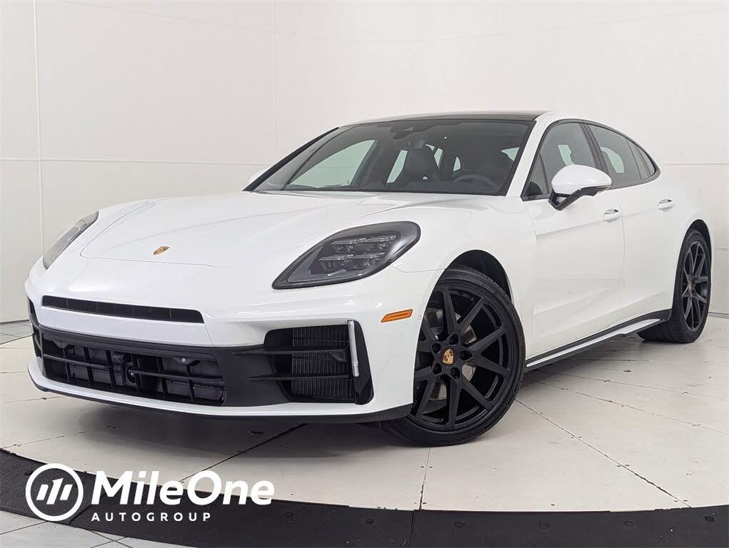 2025 Porsche Panamera 4 AWD