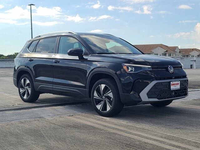 2025 Volkswagen Taos SE 4Motion
