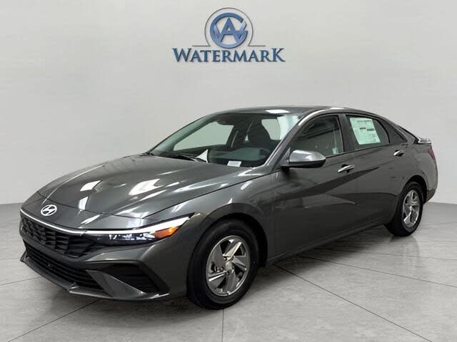 2025 Hyundai Elantra SE FWD