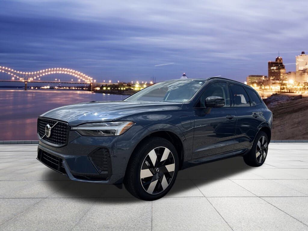 2024 Volvo XC60 Recharge T8 Plus Dark Theme eAWD