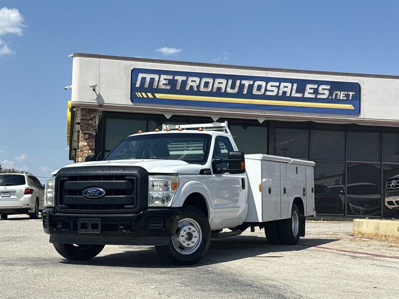 2012 Ford F-350 Super Duty Chassis XL DRW RWD