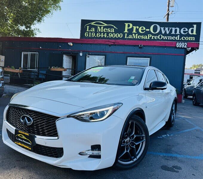 2017 INFINITI QX30 Premium FWD