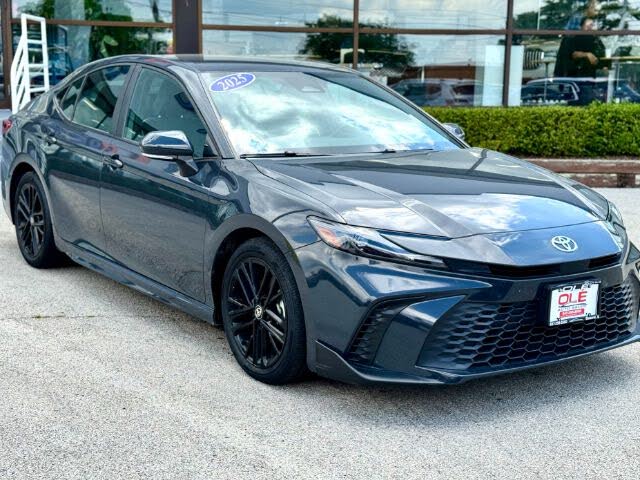 2025 Toyota Camry SE FWD