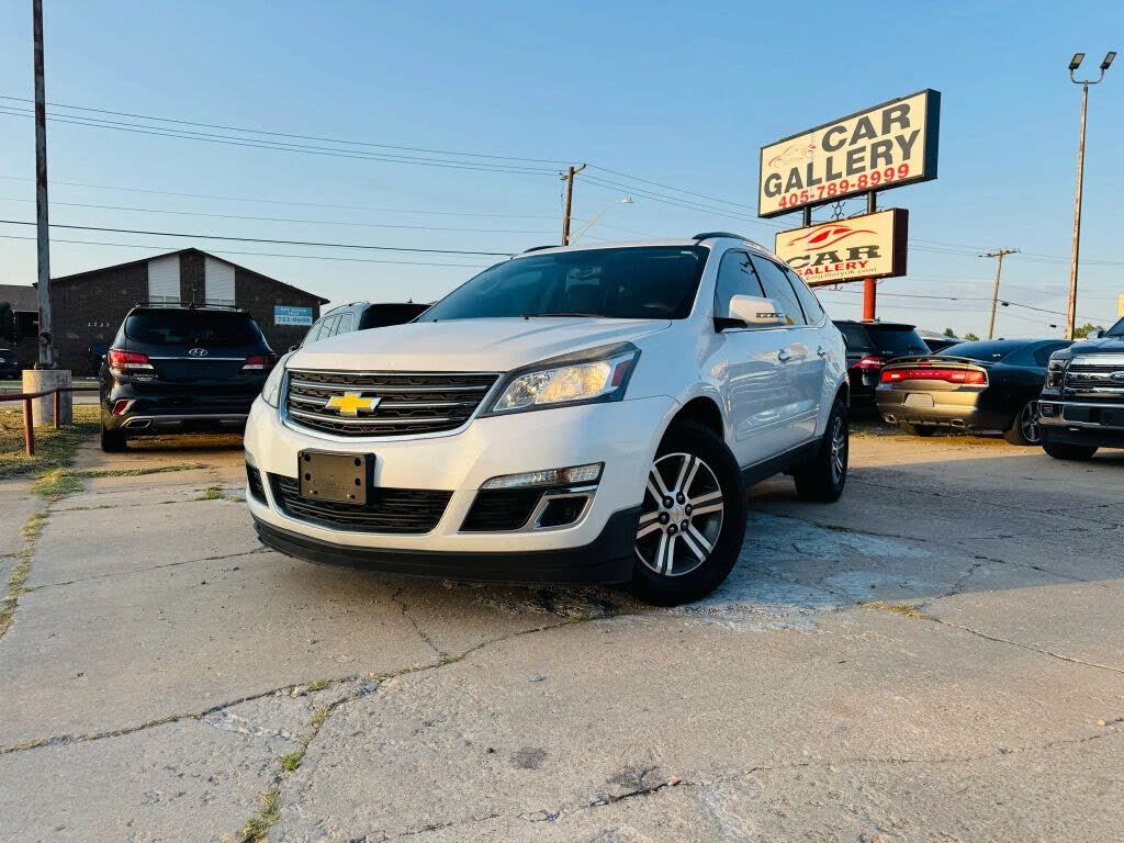 2017 Chevrolet Traverse 2LT FWD