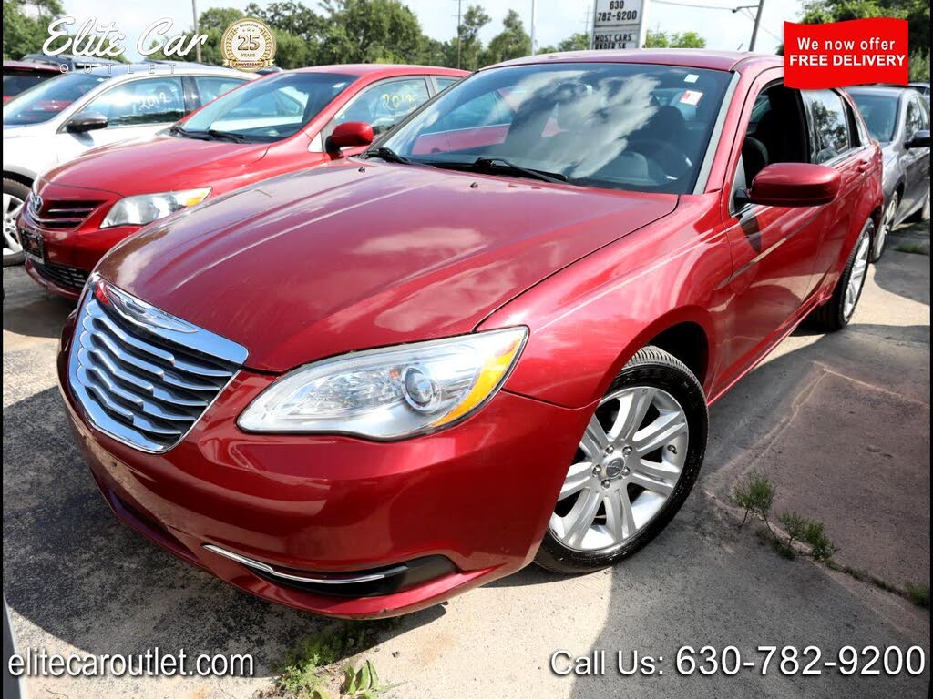 2012 Chrysler 200 Touring Sedan FWD