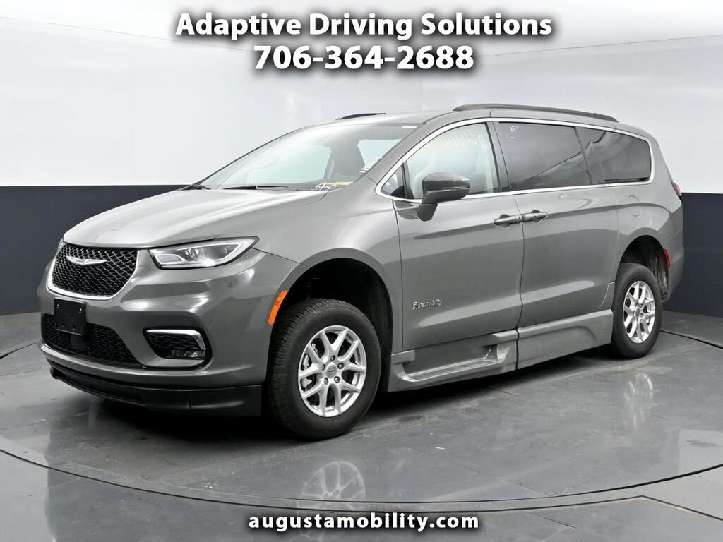 2022 Chrysler Pacifica Touring L FWD