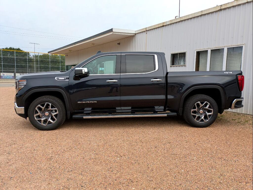 2025 GMC Sierra 1500 SLT Crew Cab 4WD
