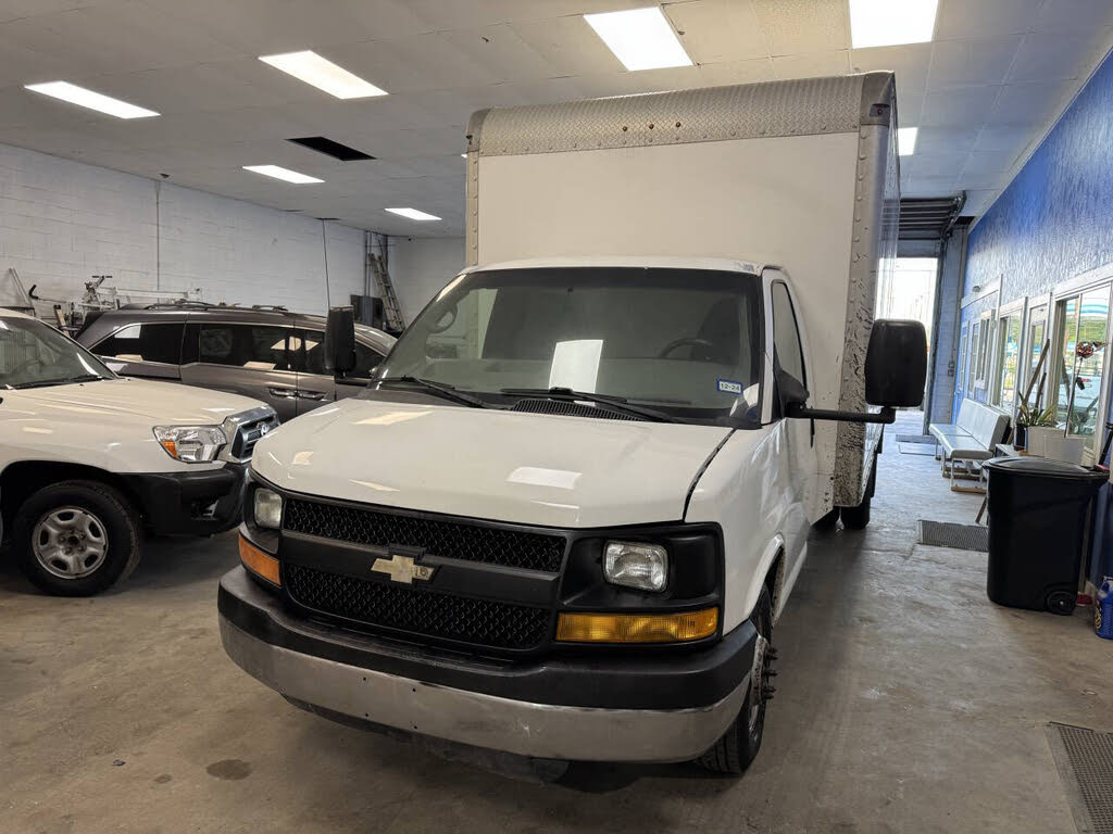 2012 Chevrolet Express Chassis 3500 177 Cutaway with 1WT RWD