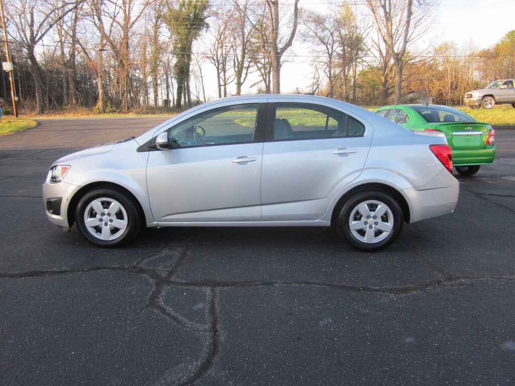 2014 Chevrolet Sonic LS Sedan FWD