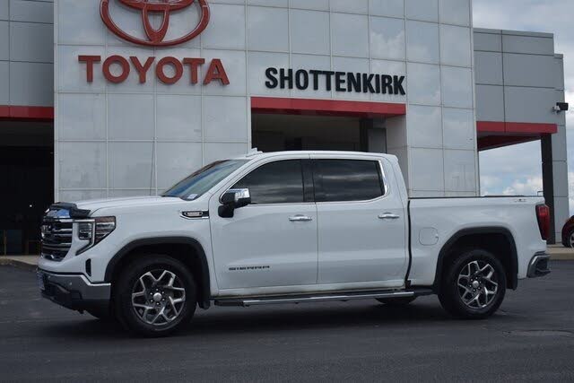 2022 GMC Sierra 1500 SLT Crew Cab 4WD