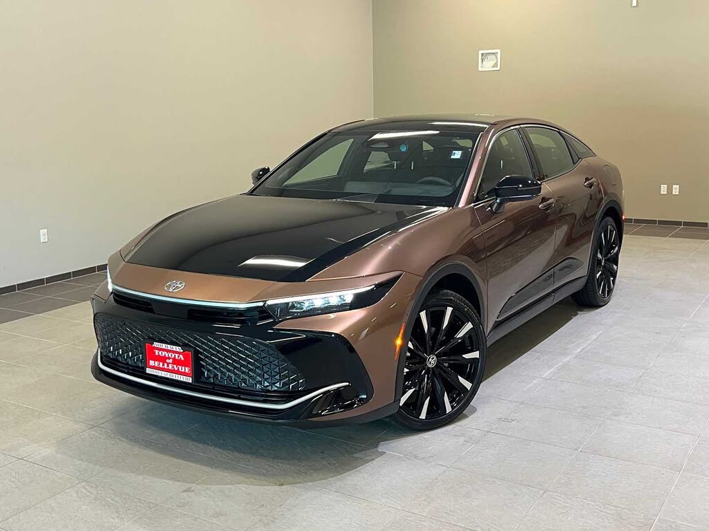 2026 Toyota Crown Platinum AWD