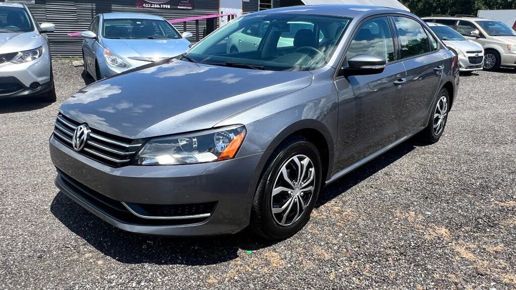 2014 Volkswagen Passat S 1.8