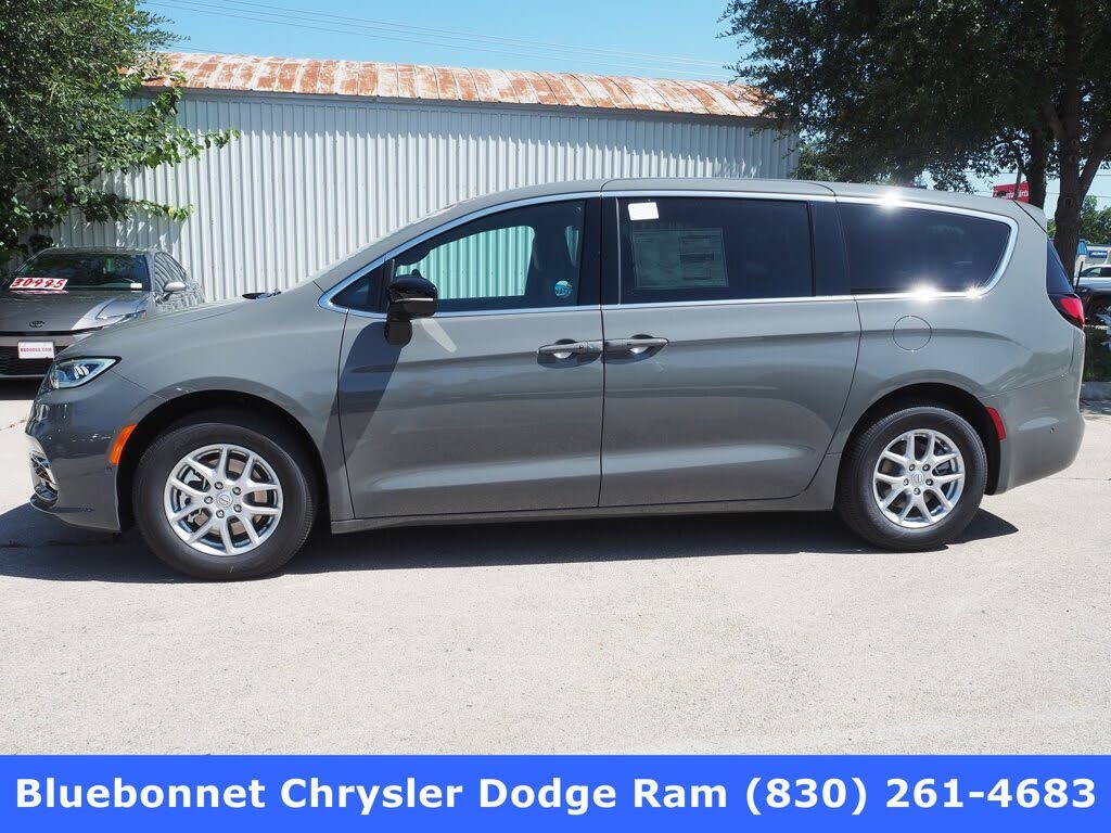 2025 Chrysler Pacifica Select FWD
