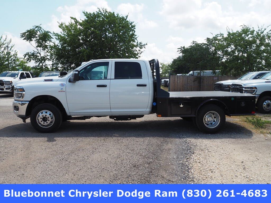 2025 RAM 3500 Chassis Tradesman Crew Cab LB DRW 4WD