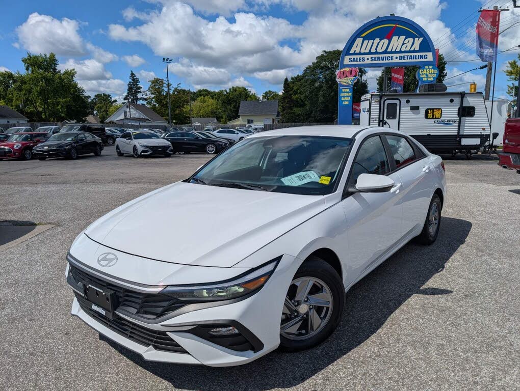 2024 Hyundai Elantra Essential FWD