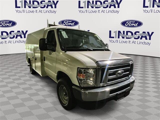 2025 Ford E-Series Chassis E-350 SD Cutaway SB DRW RWD