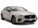 Volvo S60 B5 Plus Dark Theme AWD