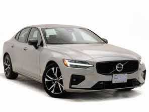 Volvo S60 B5 Plus Dark Theme AWD