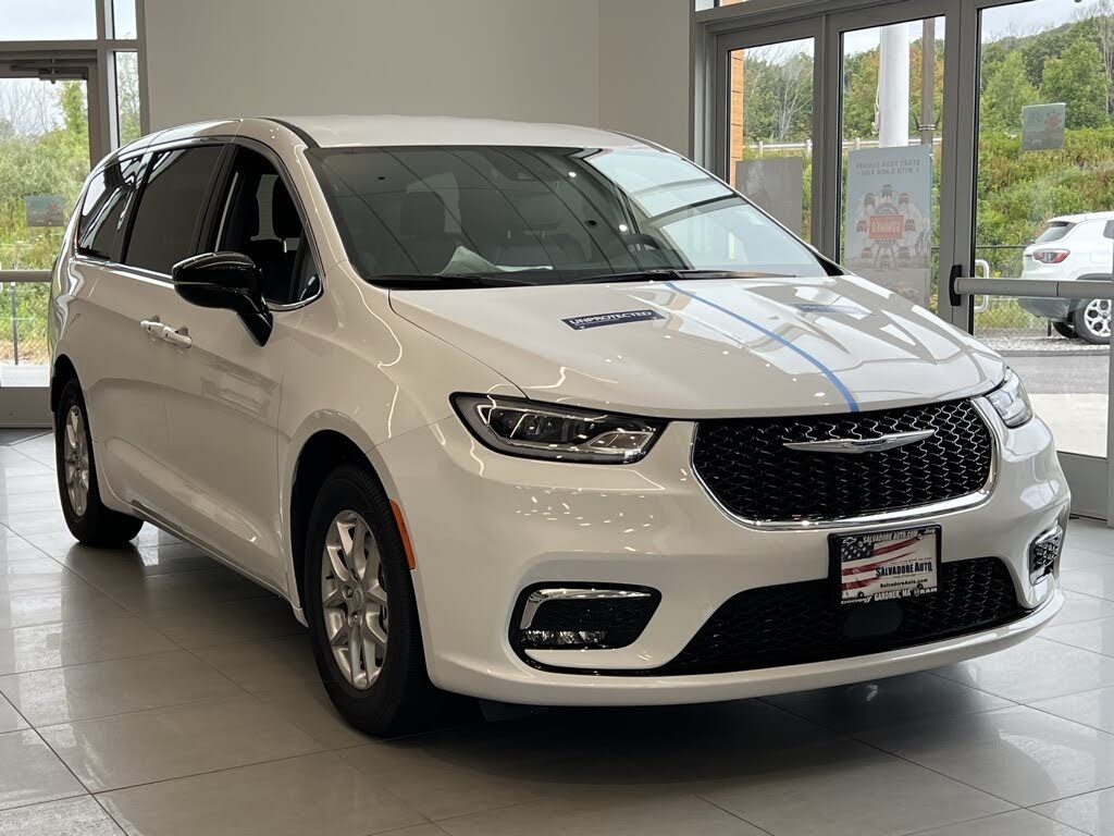 2025 Chrysler Pacifica Select FWD