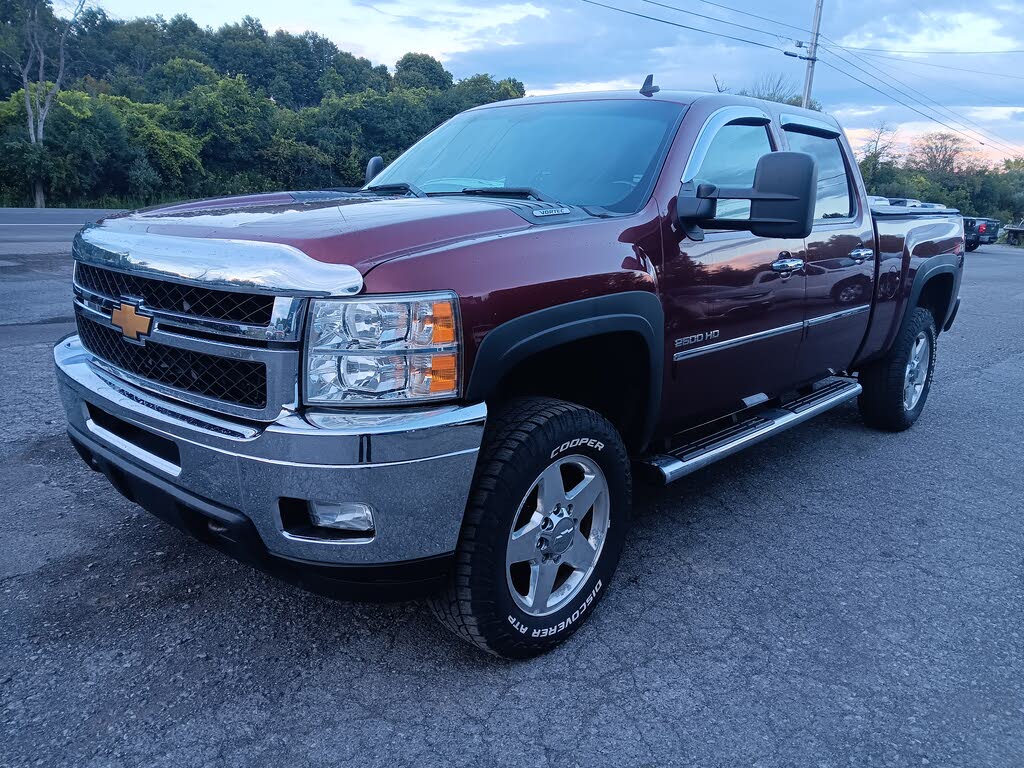 2013 Chevrolet Silverado 2500HD LT Crew Cab 4WD