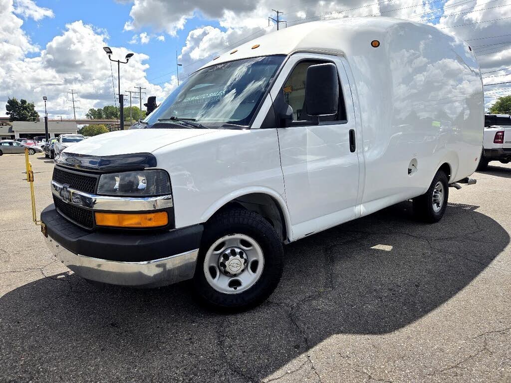 2015 Chevrolet Express Chassis 3500 139 Cutaway with 1WT RWD
