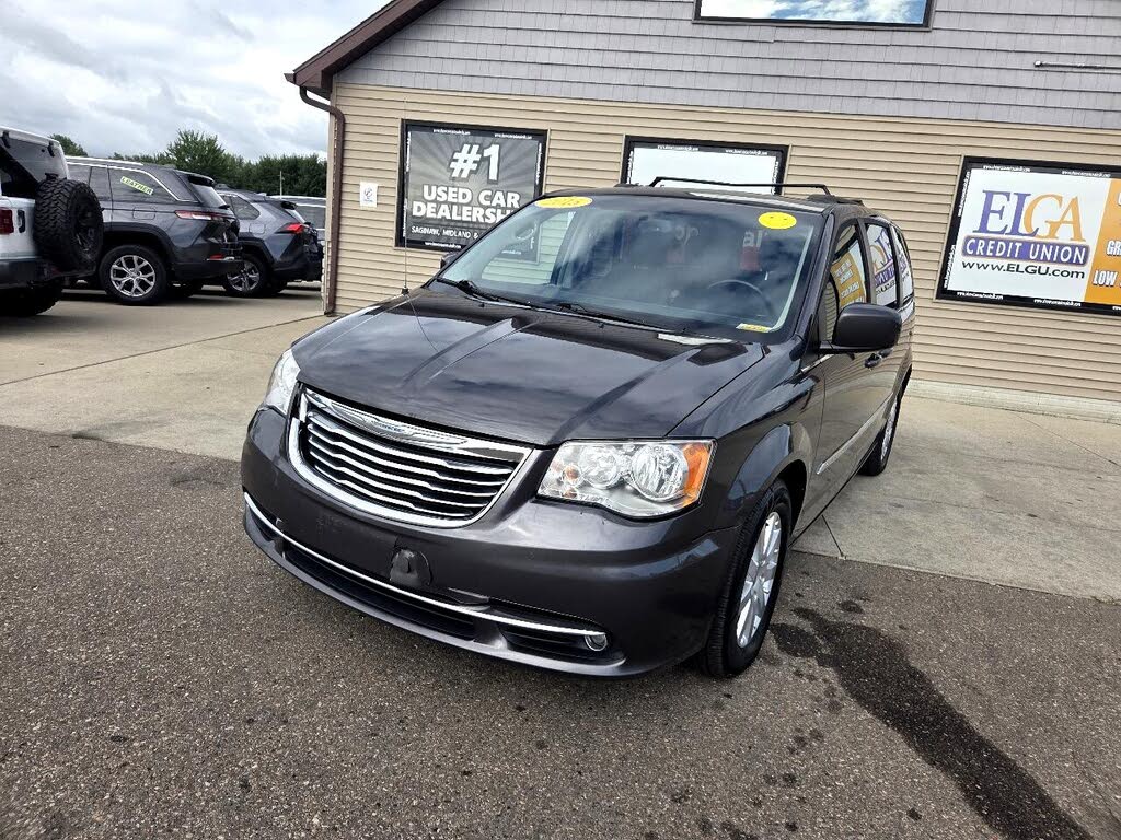 2015 Chrysler Town & Country Touring FWD