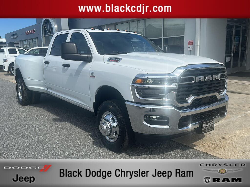 2026 RAM 3500 Tradesman Crew Cab LB DRW 4WD