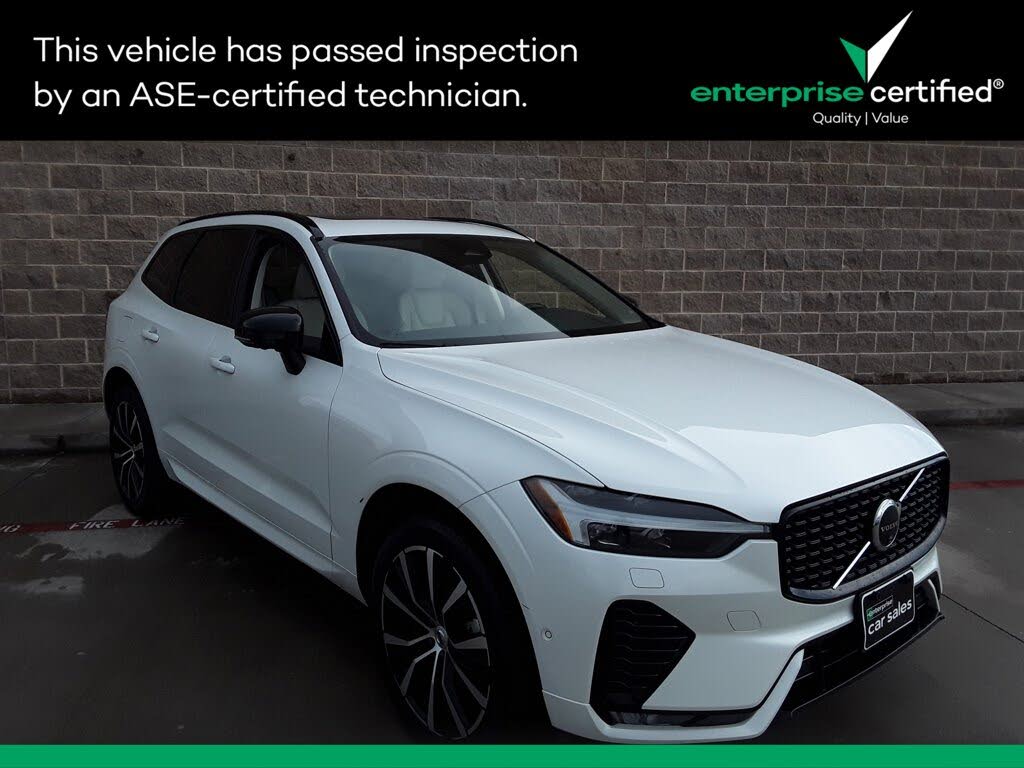 2024 Volvo XC60 B5 Plus Dark Theme AWD