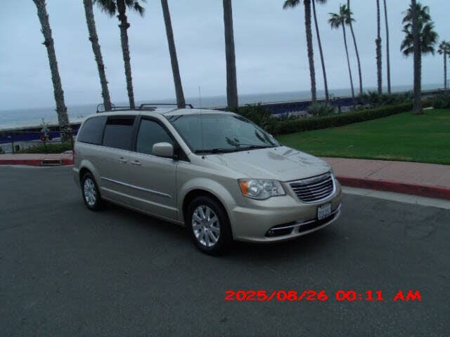 2014 Chrysler Town & Country Touring FWD