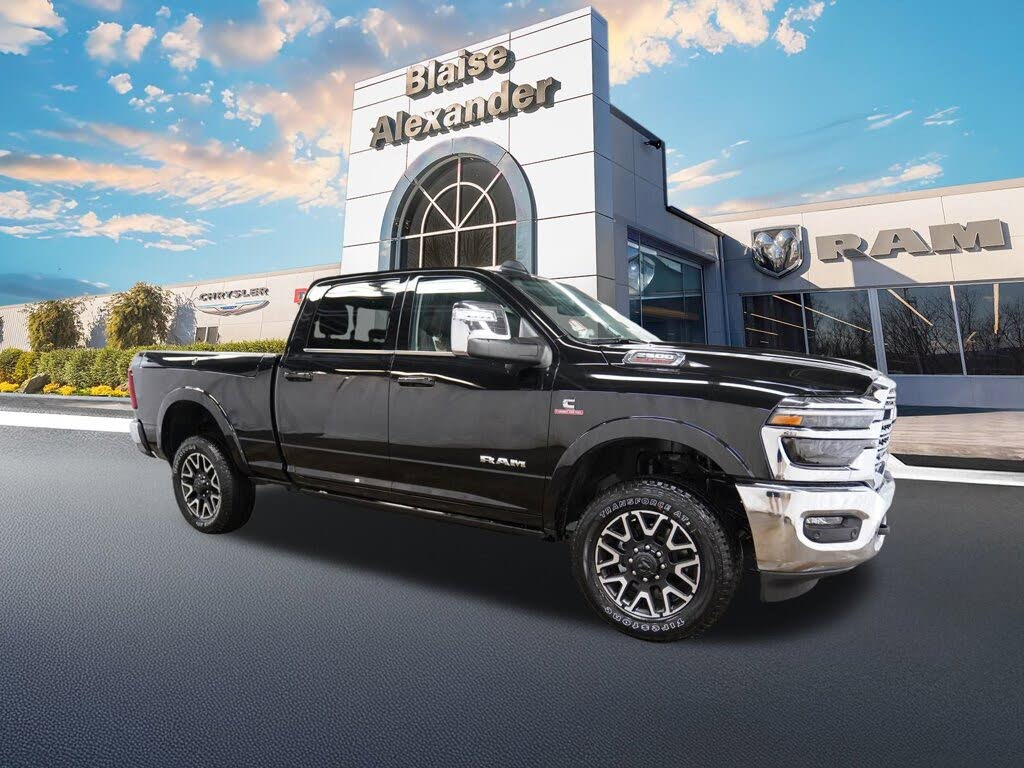 2025 RAM 2500 Limited Crew Cab 4WD