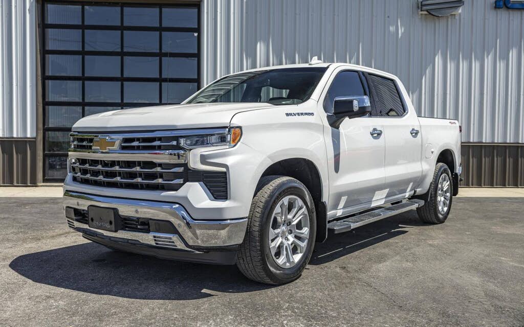 2023 Chevrolet Silverado 1500 LTZ Crew Cab 4WD