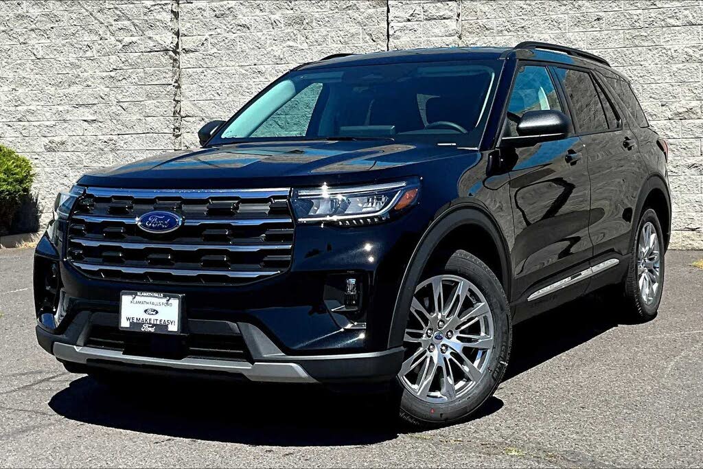 2025 Ford Explorer Active AWD