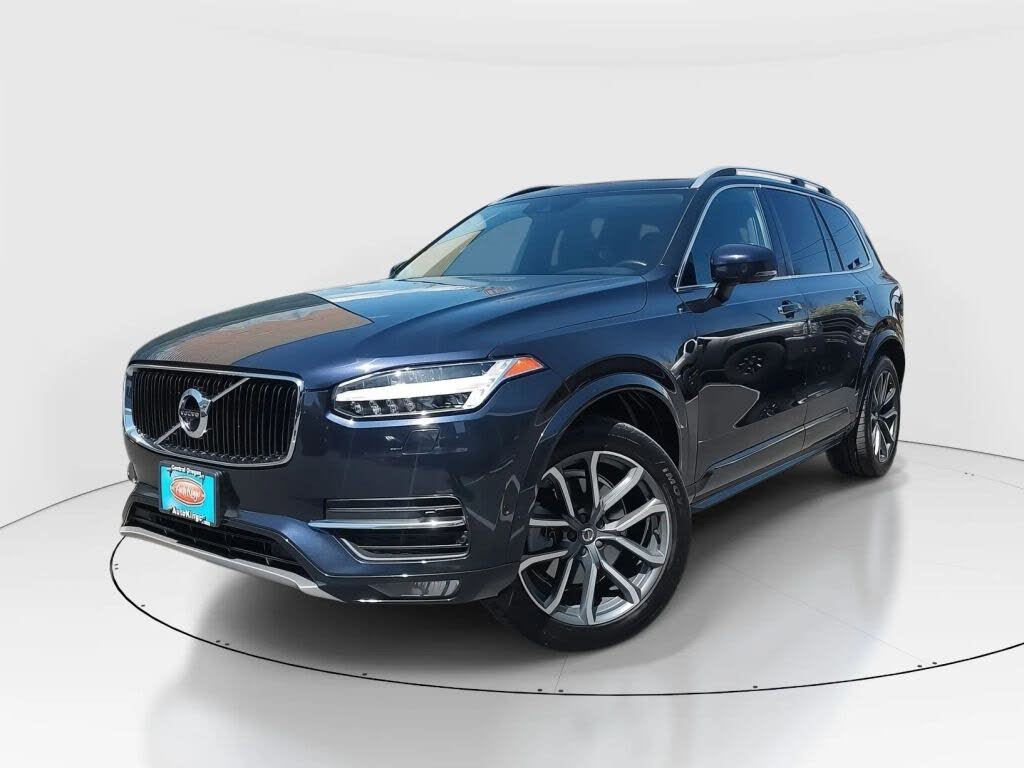 2017 Volvo XC90 T6 Momentum AWD