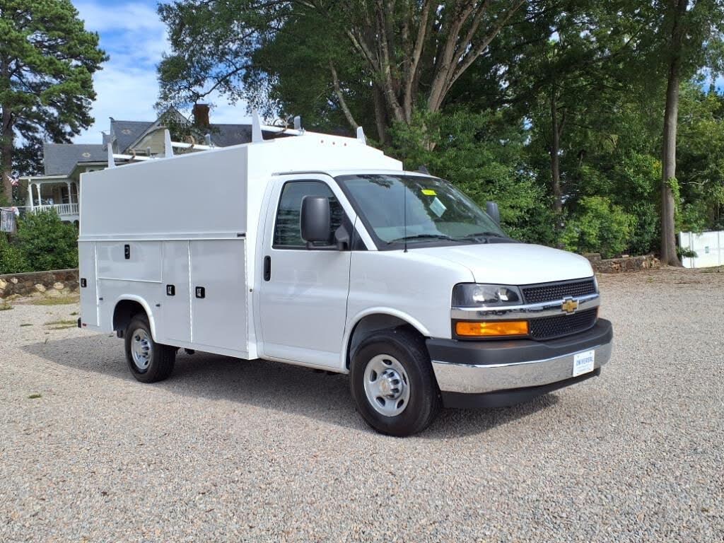 2025 Chevrolet Express Chassis 3500 Cutaway 139