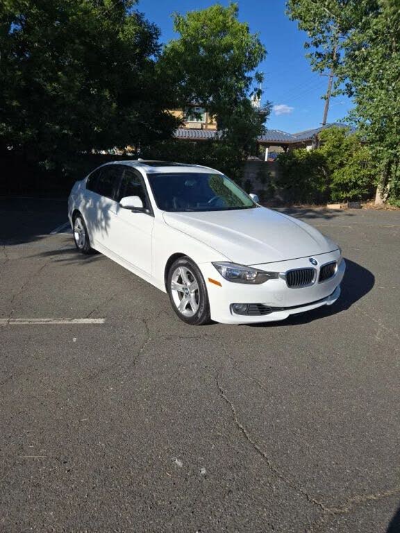 2014 BMW 3 Series 328i Sedan RWD