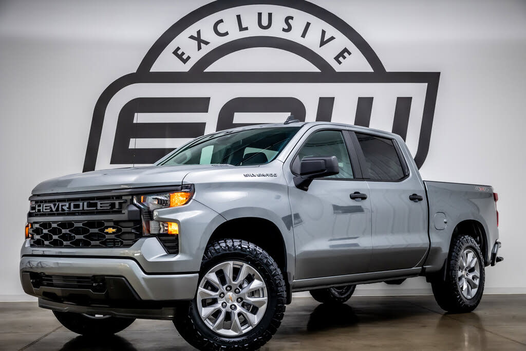 2025 Chevrolet Silverado 1500 Custom Crew Cab 4WD