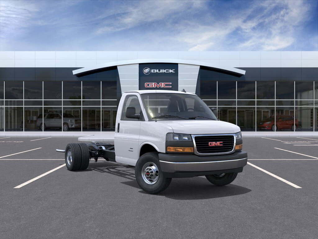 2025 GMC Savana Chassis 4500 159 Cutaway RWD