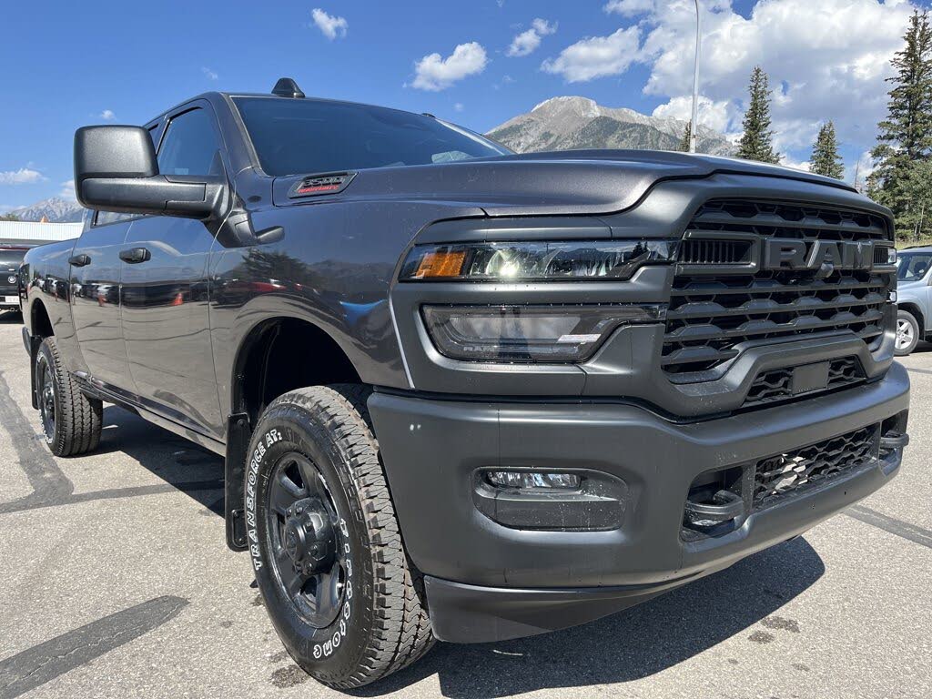 RAM 3500 Tradesman Crew Cab 4WD 2026