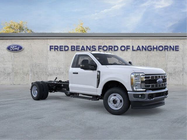 2025 Ford F-350 Super Duty Chassis XL Regular Cab DRW 4WD