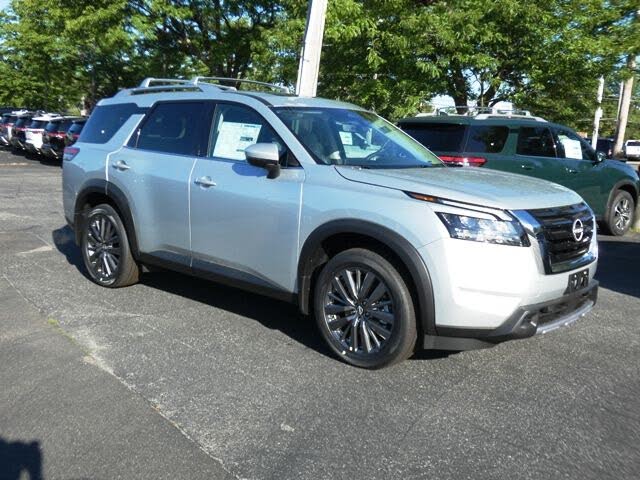 2025 Nissan Pathfinder SL 4WD