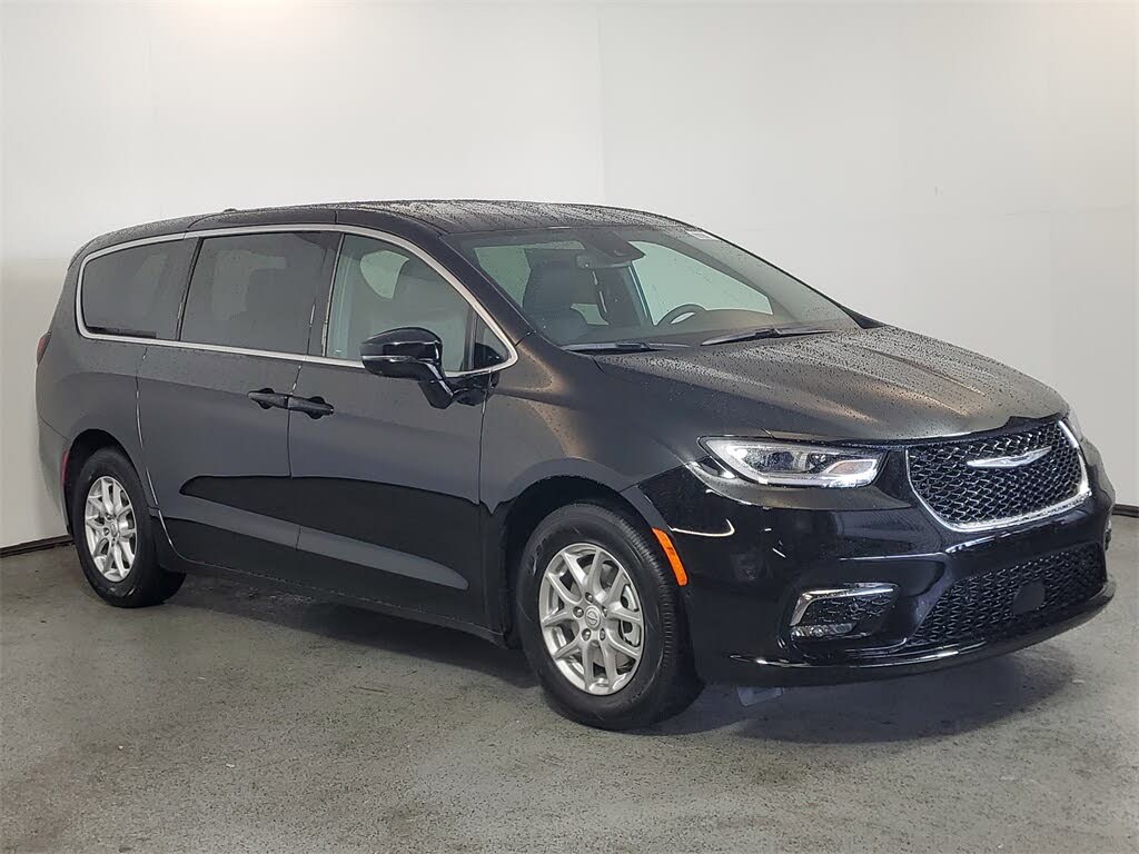 2026 Chrysler Pacifica Select FWD