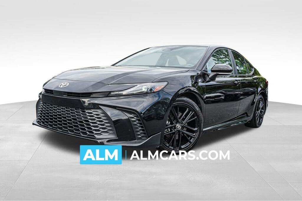 2025 Toyota Camry SE FWD