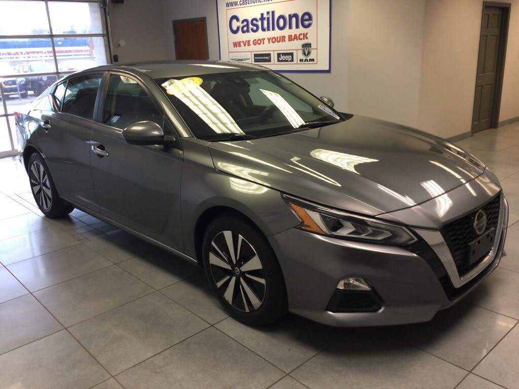 2022 Nissan Altima 2.5 SV FWD