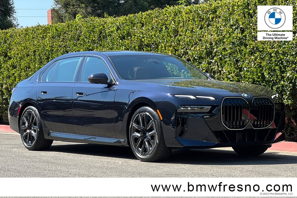 2025 BMW 7 Series 740i RWD