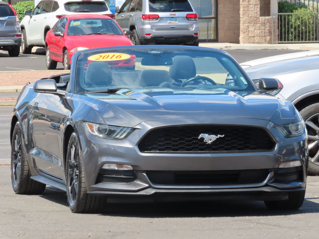 2016 Ford Mustang V6 Convertible RWD