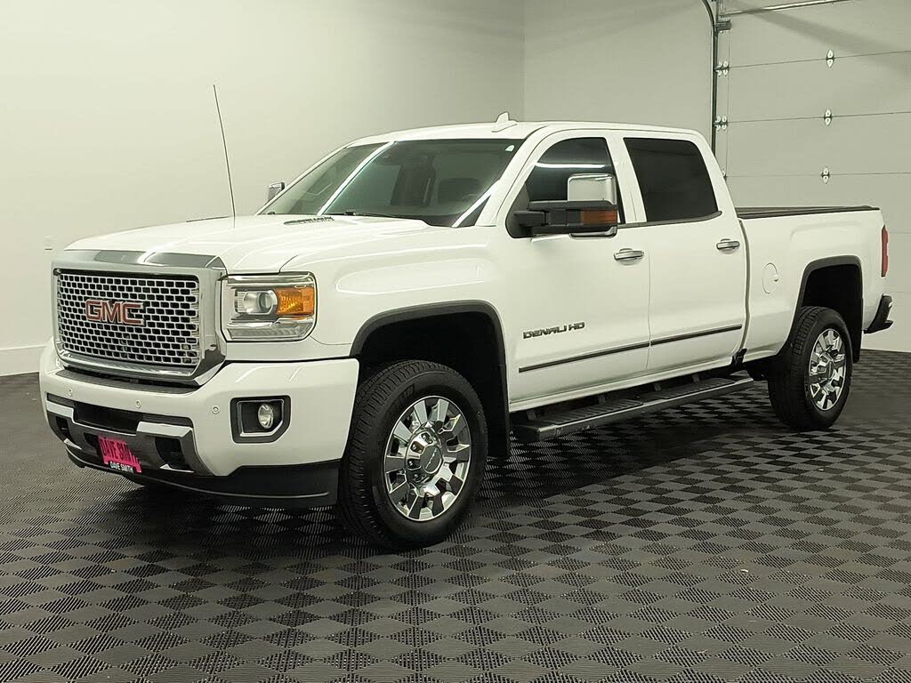 2016 GMC Sierra 2500HD Denali Crew Cab SB 4WD